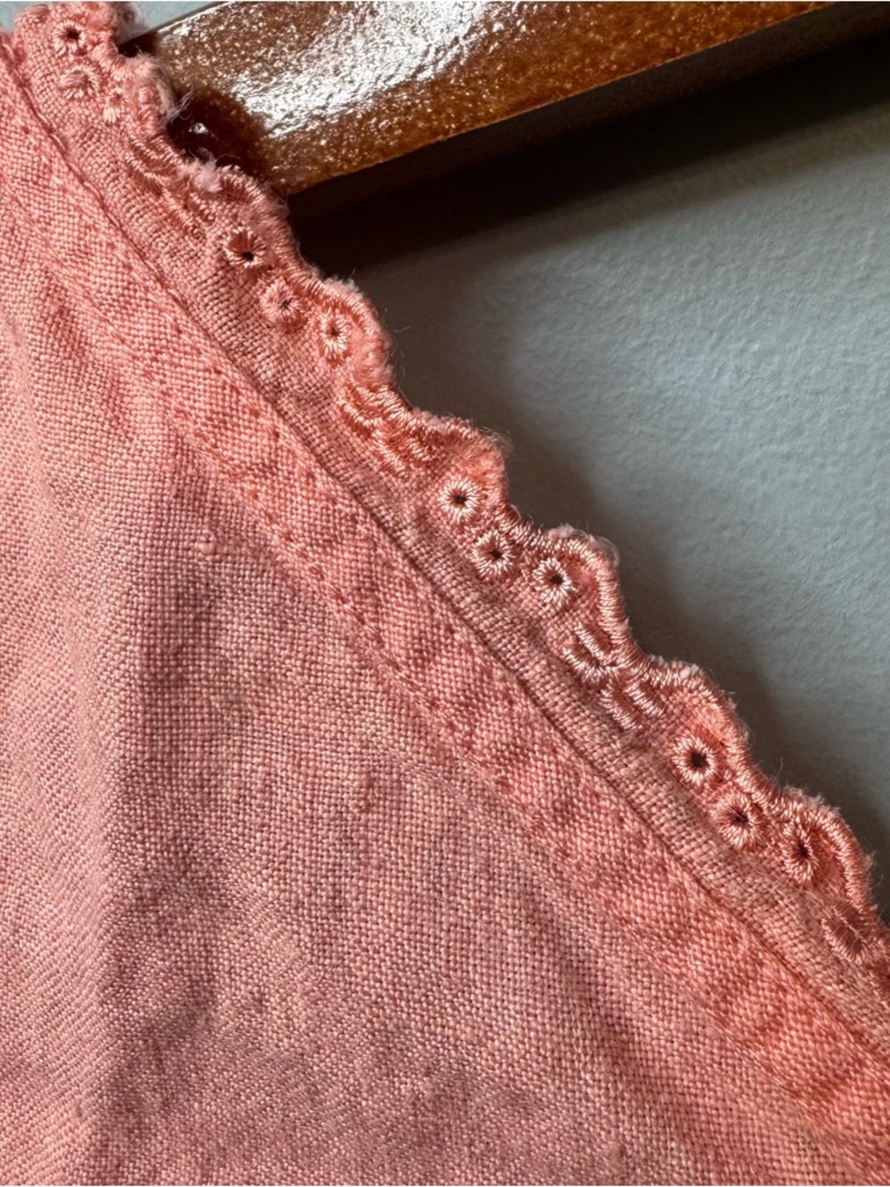 J. Jill 100% Linen Button Front Tank Top Coral Pink Eyelet Trim Size Medium - Picture 7 of 10